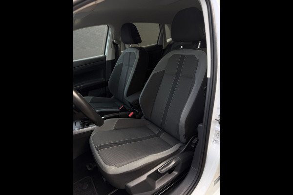 Volkswagen Polo 1.0 TSI R-line CarPlay Camera Volkswagen Polo 1.0 TSI R-line CarPlay Camera