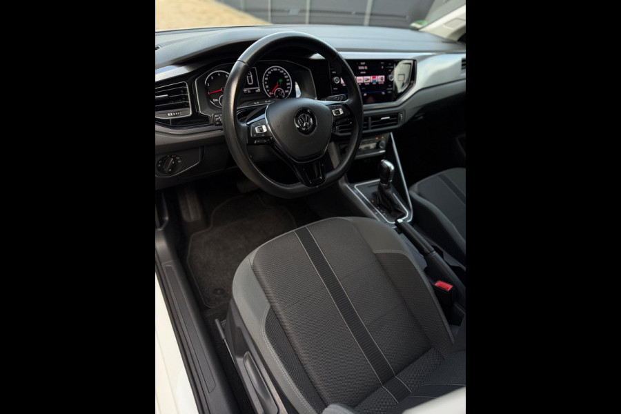 Volkswagen Polo 1.0 TSI R-line CarPlay Camera Volkswagen Polo 1.0 TSI R-line CarPlay Camera