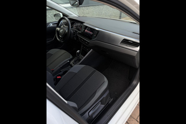 Volkswagen Polo 1.0 TSI R-line CarPlay Camera Volkswagen Polo 1.0 TSI R-line CarPlay Camera