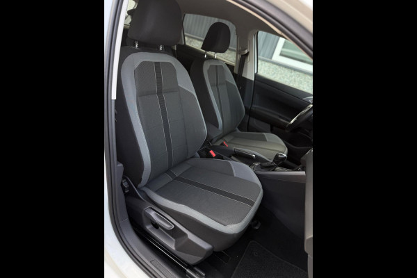 Volkswagen Polo 1.0 TSI R-line CarPlay Camera Volkswagen Polo 1.0 TSI R-line CarPlay Camera