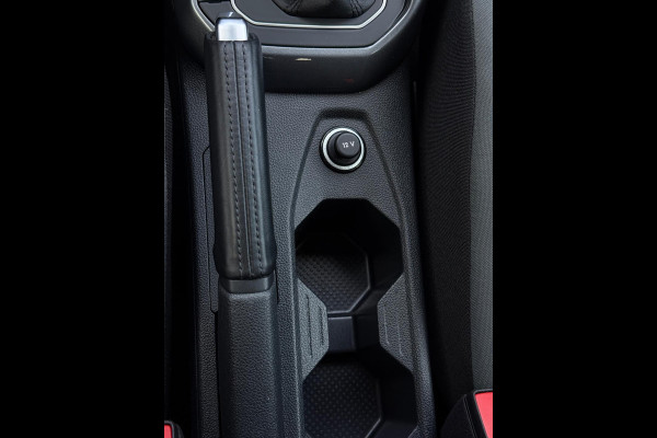 Volkswagen Polo 1.0 TSI R-line CarPlay Camera Volkswagen Polo 1.0 TSI R-line CarPlay Camera