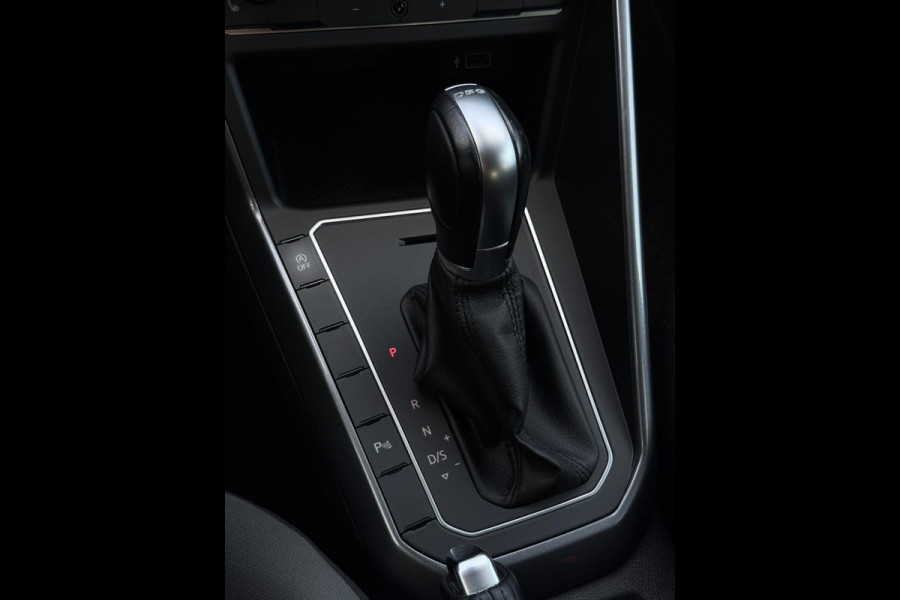 Volkswagen Polo 1.0 TSI R-line CarPlay Camera Volkswagen Polo 1.0 TSI R-line CarPlay Camera