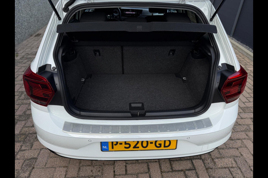 Volkswagen Polo 1.0 TSI R-line CarPlay Camera Volkswagen Polo 1.0 TSI R-line CarPlay Camera