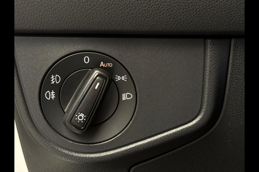 Volkswagen Polo 1.0 TSI R-line CarPlay Camera Volkswagen Polo 1.0 TSI R-line CarPlay Camera