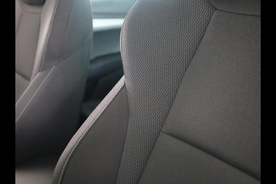 Škoda Karoq 1.5 TSI ACT Business Edition 150 pk Automaat (DSG) | Verlengde garantie | Navigatie | Parkeersensoren | Achteruitrijcamera | LED koplampen |