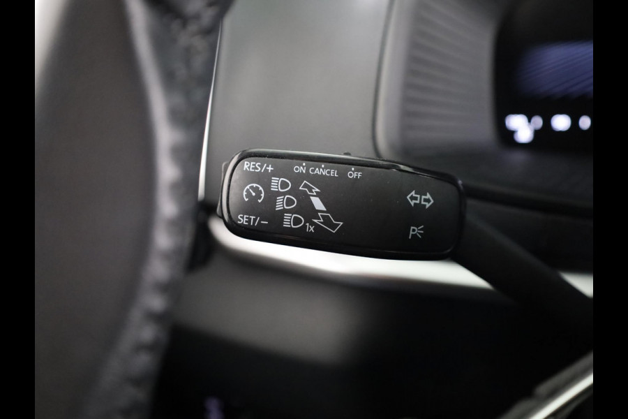 Škoda Karoq 1.5 TSI ACT Business Edition 150 pk Automaat (DSG) | Verlengde garantie | Navigatie | Parkeersensoren | Achteruitrijcamera | LED koplampen |