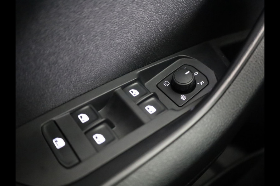 Škoda Karoq 1.5 TSI ACT Business Edition 150 pk Automaat (DSG) | Verlengde garantie | Navigatie | Parkeersensoren | Achteruitrijcamera | LED koplampen |