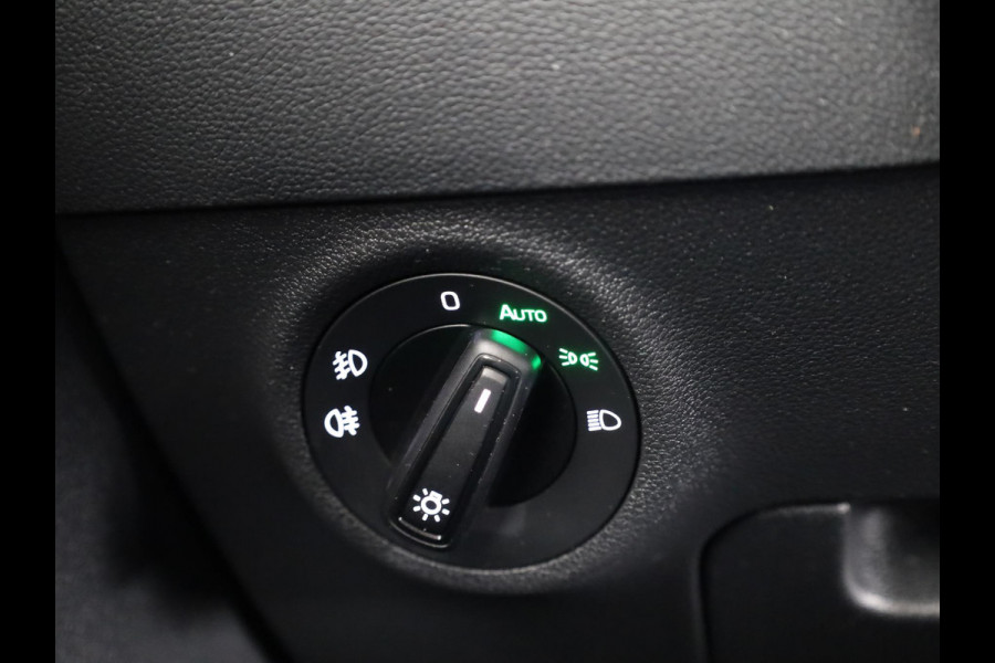 Škoda Karoq 1.5 TSI ACT Business Edition 150 pk Automaat (DSG) | Verlengde garantie | Navigatie | Parkeersensoren | Achteruitrijcamera | LED koplampen |