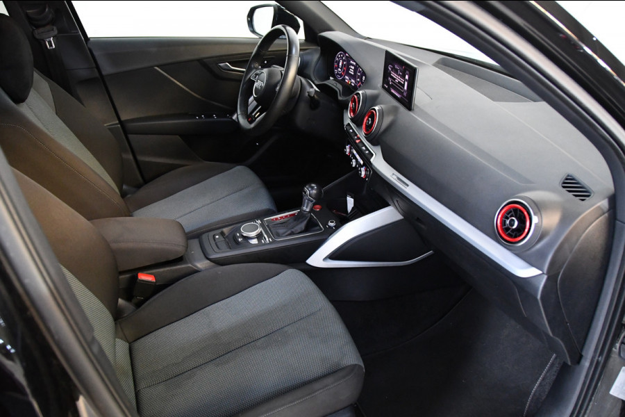 Audi Q2 35 TFSI S Edition, Blackline, Panoramadak