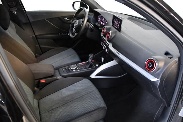 Audi Q2 35 TFSI S Edition, Blackline, Panoramadak