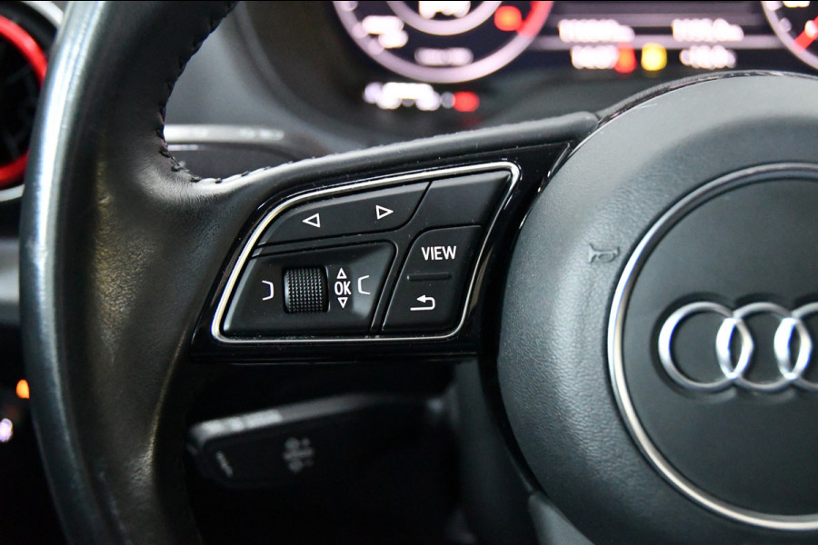 Audi Q2 35 TFSI S Edition, Blackline, Panoramadak