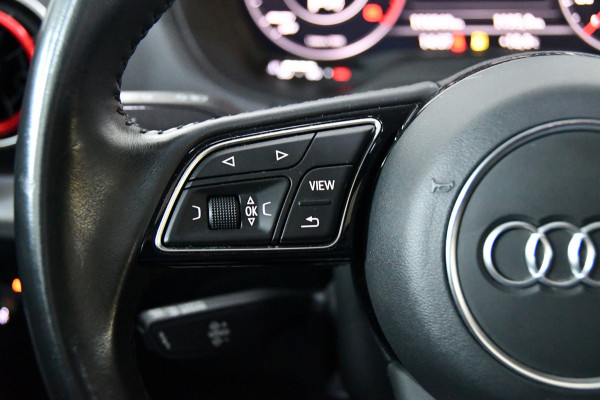 Audi Q2 35 TFSI S Edition, Blackline, Panoramadak