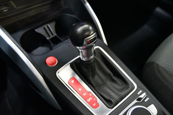 Audi Q2 35 TFSI S Edition, Blackline, Panoramadak
