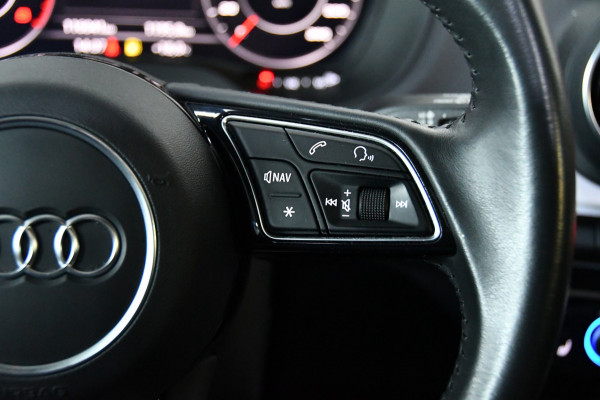 Audi Q2 35 TFSI S Edition, Blackline, Panoramadak