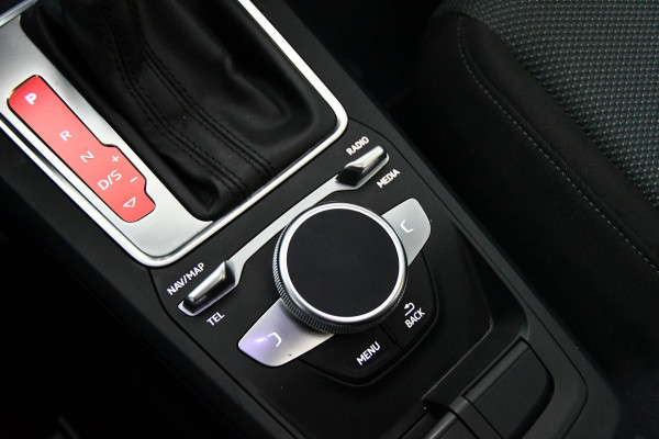 Audi Q2 35 TFSI S Edition, Blackline, Panoramadak