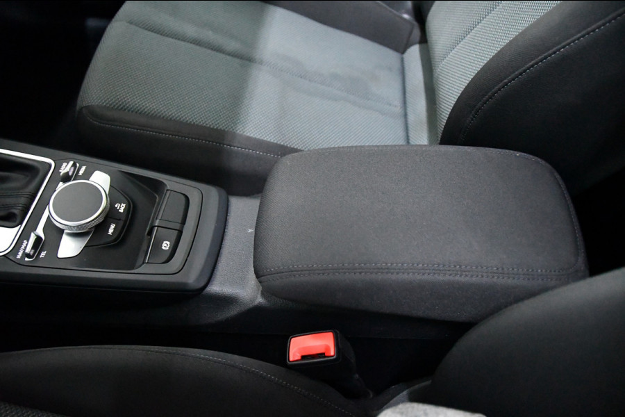 Audi Q2 35 TFSI S Edition, Blackline, Panoramadak