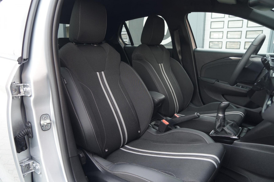 Opel Corsa 1.2 GS + KEYLESS / CAMERA / DODEHOEKDETECTIE / APPLE CARPLAY Opel Corsa 1.2 GS + KEYLESS / CAMERA / DODEHOEKDETECTIE / APPLE CARPLAY