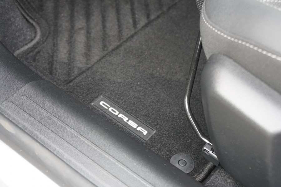 Opel Corsa 1.2 GS + KEYLESS / CAMERA / DODEHOEKDETECTIE / APPLE CARPLAY Opel Corsa 1.2 GS + KEYLESS / CAMERA / DODEHOEKDETECTIE / APPLE CARPLAY