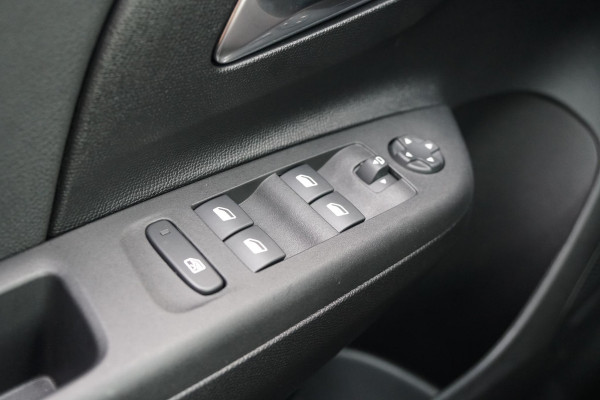 Opel Corsa 1.2 GS + KEYLESS / CAMERA / DODEHOEKDETECTIE / APPLE CARPLAY Opel Corsa 1.2 GS + KEYLESS / CAMERA / DODEHOEKDETECTIE / APPLE CARPLAY