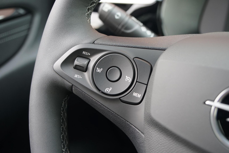 Opel Corsa 1.2 GS + KEYLESS / CAMERA / DODEHOEKDETECTIE / APPLE CARPLAY Opel Corsa 1.2 GS + KEYLESS / CAMERA / DODEHOEKDETECTIE / APPLE CARPLAY