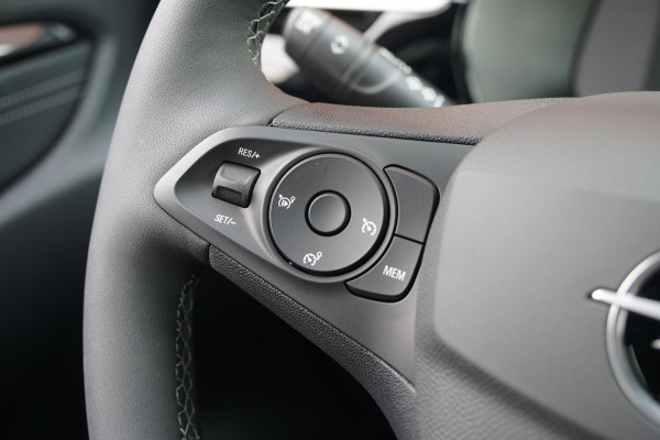 Opel Corsa 1.2 GS + KEYLESS / CAMERA / DODEHOEKDETECTIE / APPLE CARPLAY Opel Corsa 1.2 GS + KEYLESS / CAMERA / DODEHOEKDETECTIE / APPLE CARPLAY