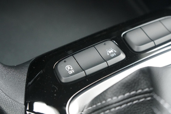 Opel Corsa 1.2 GS + KEYLESS / CAMERA / DODEHOEKDETECTIE / APPLE CARPLAY Opel Corsa 1.2 GS + KEYLESS / CAMERA / DODEHOEKDETECTIE / APPLE CARPLAY