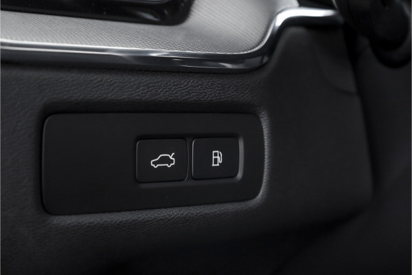 Volvo XC60 2.0 T8 Plug-in hybrid AWD Plus Black Edition - Facelift MY26 | S/K Panodak | Dig.Cockpit | Adapt.Cruise | Harman/Kardon | Stoel-+Stuurverw. | Elek. stoelen | 360 Camera | NAV+App.Connect | ECC | LM 21" | 2481