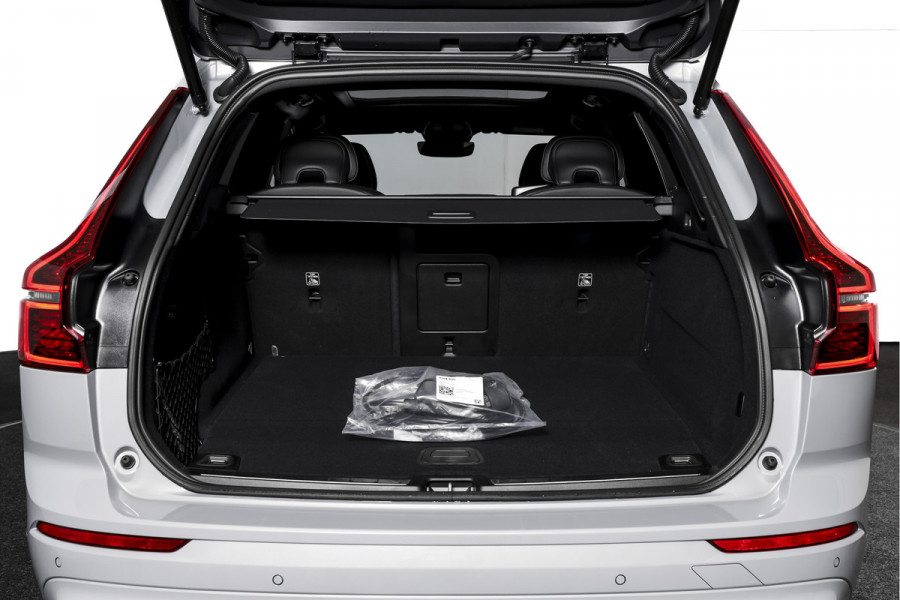 Volvo XC60 2.0 T8 Plug-in hybrid AWD Plus Black Edition - Facelift MY26 | S/K Panodak | Dig.Cockpit | Adapt.Cruise | Harman/Kardon | Stoel-+Stuurverw. | Elek. stoelen | 360 Camera | NAV+App.Connect | ECC | LM 21" | 2481