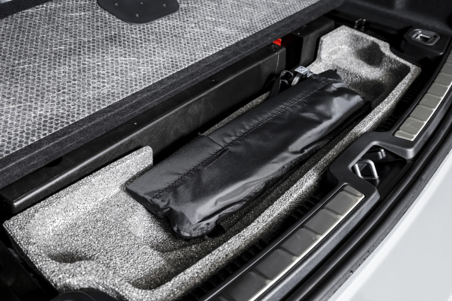 Volvo XC60 2.0 T8 Plug-in hybrid AWD Plus Black Edition - Facelift MY26 | S/K Panodak | Dig.Cockpit | Adapt.Cruise | Harman/Kardon | Stoel-+Stuurverw. | Elek. stoelen | 360 Camera | NAV+App.Connect | ECC | LM 21" | 2481