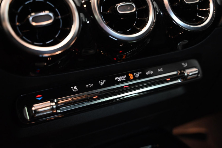 Mercedes-Benz B-Klasse 180 Business Solution Plus - Stoelverwarming - Achteruitrijcamera - LED Koplampen - El. Kofferklep -