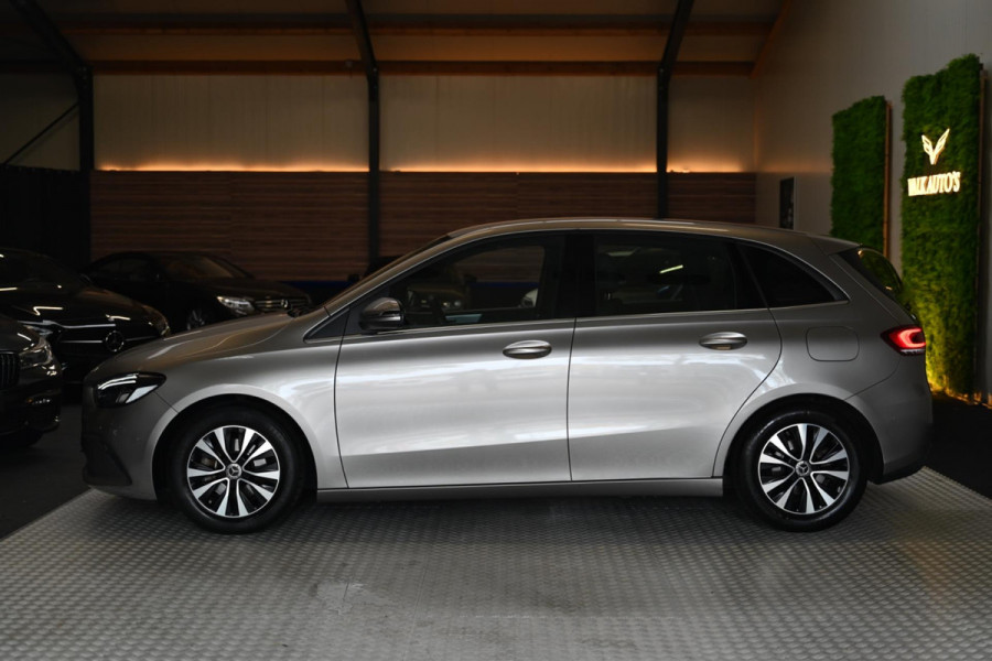 Mercedes-Benz B-Klasse 180 Business Solution Plus - Stoelverwarming - Achteruitrijcamera - LED Koplampen - El. Kofferklep -