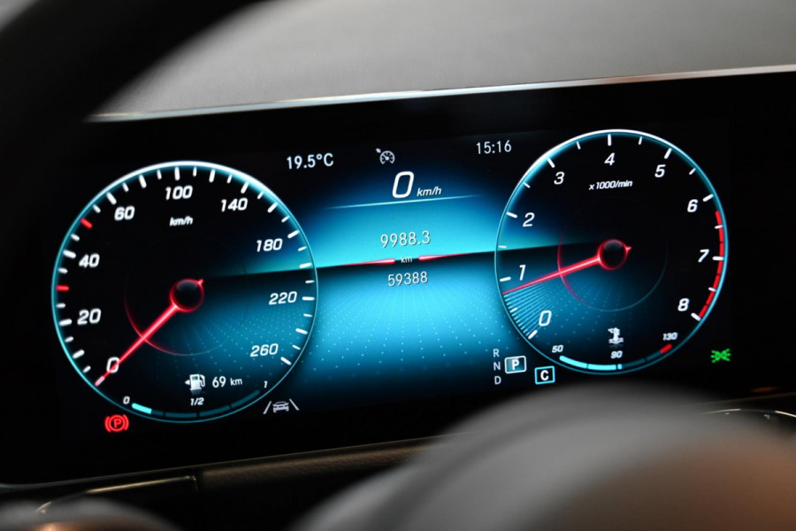 Mercedes-Benz B-Klasse 180 Business Solution Plus - Stoelverwarming - Achteruitrijcamera - LED Koplampen - El. Kofferklep -