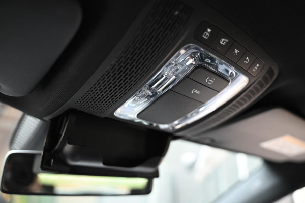 Mercedes-Benz B-Klasse 180 Business Solution Plus - Stoelverwarming - Achteruitrijcamera - LED Koplampen - El. Kofferklep -