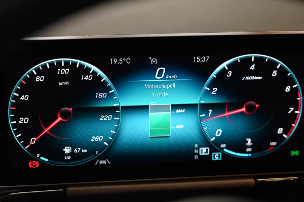 Mercedes-Benz B-Klasse 180 Business Solution Plus - Stoelverwarming - Achteruitrijcamera - LED Koplampen - El. Kofferklep -