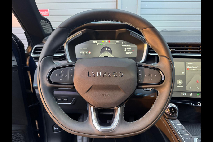 Lynk & Co 01 1.5 Bomvol Black Edition 261PK 360°Camera Zwarte hemel Lynk & Co 01 1.5 Bomvol Black Edition 261PK 360°Camera Zwarte hemel