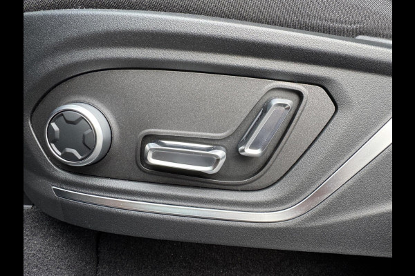 Lynk & Co 01 1.5 Bomvol Black Edition 261PK 360°Camera Zwarte hemel Lynk & Co 01 1.5 Bomvol Black Edition 261PK 360°Camera Zwarte hemel