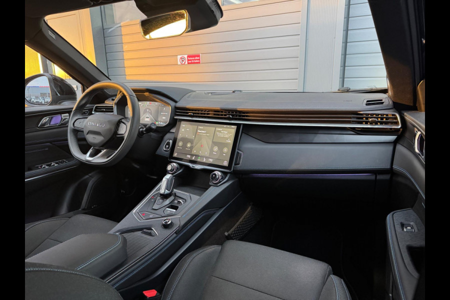 Lynk & Co 01 1.5 Bomvol Black Edition 261PK 360°Camera Zwarte hemel Lynk & Co 01 1.5 Bomvol Black Edition 261PK 360°Camera Zwarte hemel