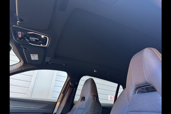 Lynk & Co 01 1.5 Bomvol Black Edition 261PK 360°Camera Zwarte hemel Lynk & Co 01 1.5 Bomvol Black Edition 261PK 360°Camera Zwarte hemel