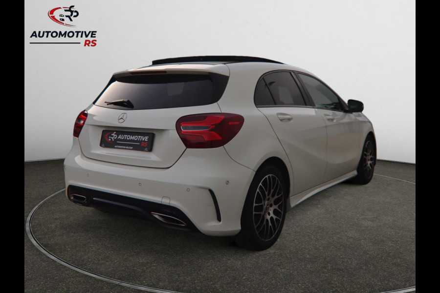 Mercedes-Benz A-Klasse 180 AMG-Line Pano Sportstoelen Led Navi Camera Parkeersensor V+A Cruise Control Sfeerverlichting Mercedes-Benz A-Klasse 180 AMG-Line Pano Sportstoelen Led Navi Camera Parkeersensor V+A Cruise Control Sfeerverlichting