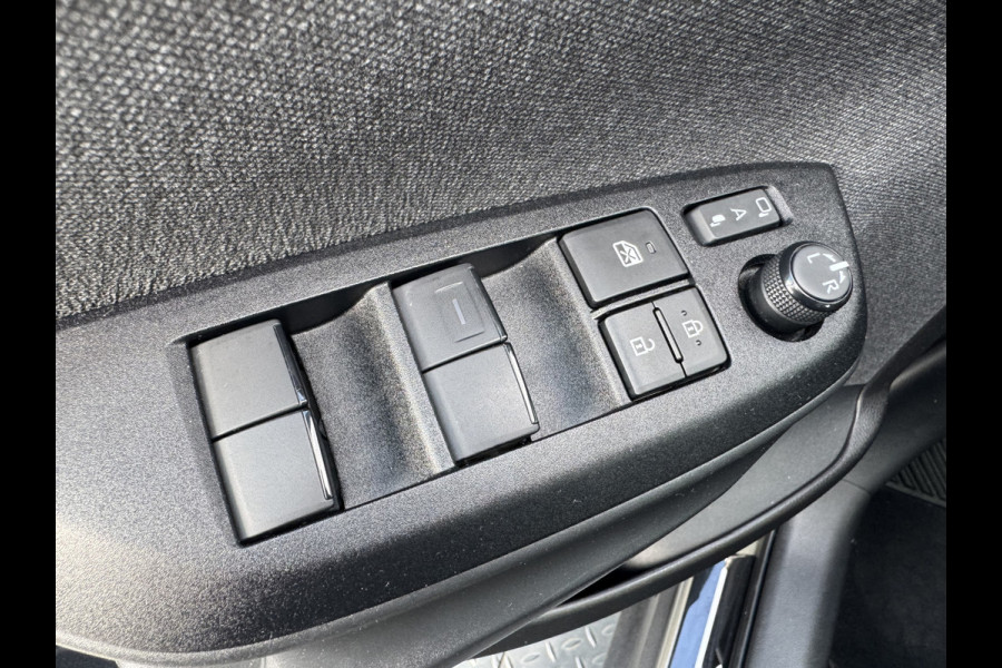 Toyota Yaris Cross 1.5 Hybrid Executive / Bi tone | Oxide brons | Pano dak | Afnm. Trekhaak | 10 jr GARANTIE | Rijklaar!! Toyota Yaris Cross 1.5 Hybrid Executive / Bi tone | Oxide brons | Pano dak | Afnm. Trekhaak | 10 jr GARANTIE | Rijklaar!!