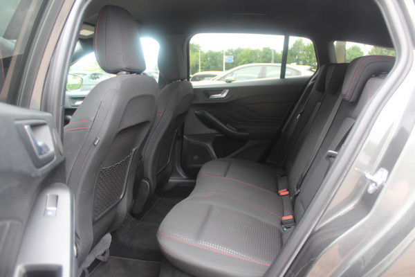 Ford FOCUS Wagon 1.5 EcoBoost ST Line Business / Camera / Navigatie / Keyless / 18'' / Stuurverwarming / DAB / Dodehoek / Cruise Control Ford FOCUS Wagon 1.5 EcoBoost ST Line Business / Camera / Navigatie / Keyless / 18'' / Stuurverwarming / DAB / Dodehoek / Cruise Control