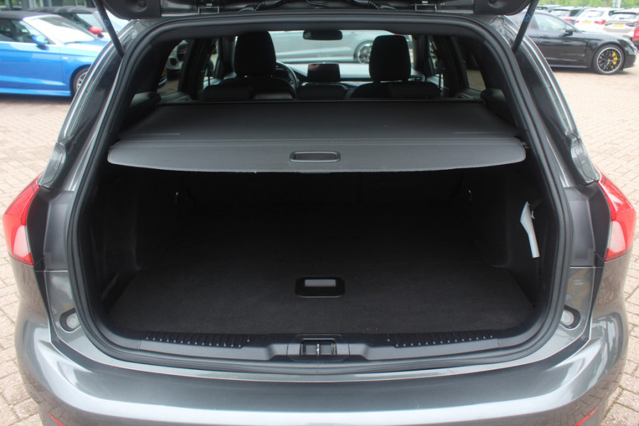 Ford FOCUS Wagon 1.5 EcoBoost ST Line Business / Camera / Navigatie / Keyless / 18'' / Stuurverwarming / DAB / Dodehoek / Cruise Control Ford FOCUS Wagon 1.5 EcoBoost ST Line Business / Camera / Navigatie / Keyless / 18'' / Stuurverwarming / DAB / Dodehoek / Cruise Control