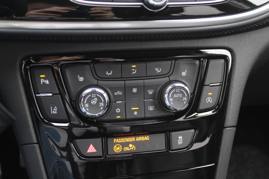 Opel Mokka X 1.4 Turbo Innovation / Trekhaak / Schuifdak / Camera / Leder / Navigatie / 18'' / LED / Keyless / Stuur+Stoelverwarming / Cruise Control