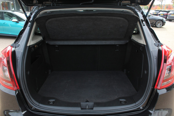 Opel Mokka X 1.4 Turbo Innovation / Trekhaak / Schuifdak / Camera / Leder / Navigatie / 18'' / LED / Keyless / Stuur+Stoelverwarming / Cruise Control Opel Mokka X 1.4 Turbo Innovation / Trekhaak / Schuifdak / Camera / Leder / Navigatie / 18'' / LED / Keyless / Stuur+Stoelverwarming / Cruise Control