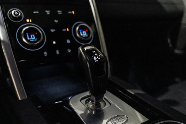 Land Rover Discovery Sport P300e 1.5 R-Dynamic PHEV | Trekhaak | 360 Camera | Carplay Land Rover Discovery Sport P300e 1.5 R-Dynamic PHEV | Trekhaak | 360 Camera | Carplay