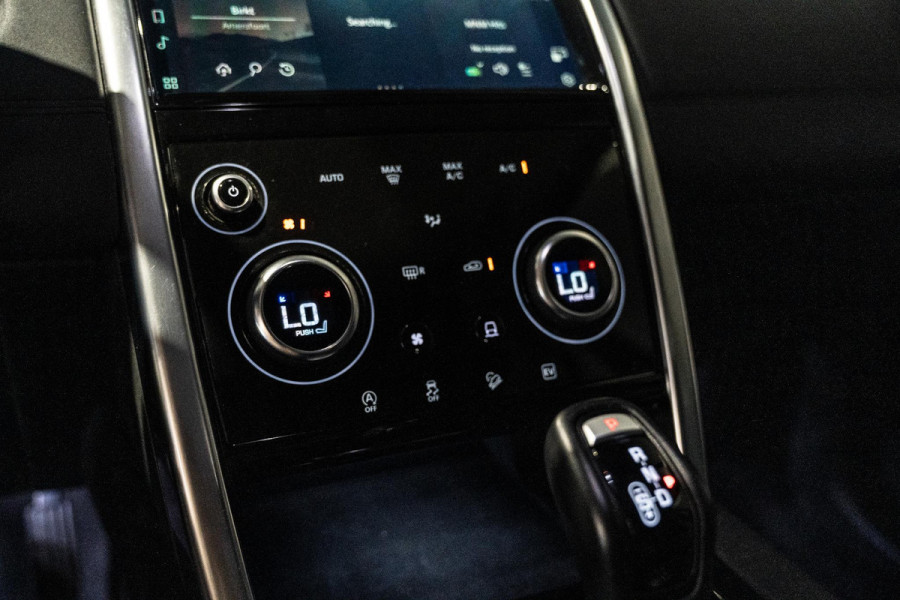 Land Rover Discovery Sport P300e 1.5 R-Dynamic PHEV | Trekhaak | 360 Camera | Carplay Land Rover Discovery Sport P300e 1.5 R-Dynamic PHEV | Trekhaak | 360 Camera | Carplay