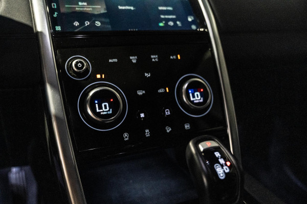 Land Rover Discovery Sport P300e 1.5 R-Dynamic PHEV | Trekhaak | 360 Camera | Carplay Land Rover Discovery Sport P300e 1.5 R-Dynamic PHEV | Trekhaak | 360 Camera | Carplay
