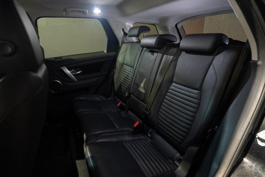 Land Rover Discovery Sport P300e 1.5 R-Dynamic PHEV | Trekhaak | 360 Camera | Carplay Land Rover Discovery Sport P300e 1.5 R-Dynamic PHEV | Trekhaak | 360 Camera | Carplay