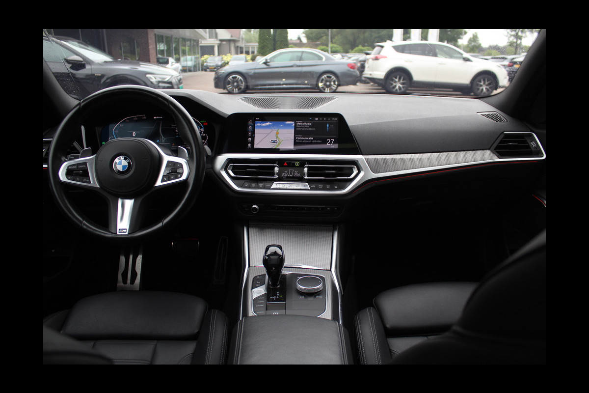 BMW 3-serie 320e Business Ed. M Sport / Camera / Leder / Harman Kardon / 19'' / CarPlay / DAB / Cruise Control BMW 3-serie 320e Business Ed. M Sport / Camera / Leder / Harman Kardon / 19'' / CarPlay / DAB / Cruise Control