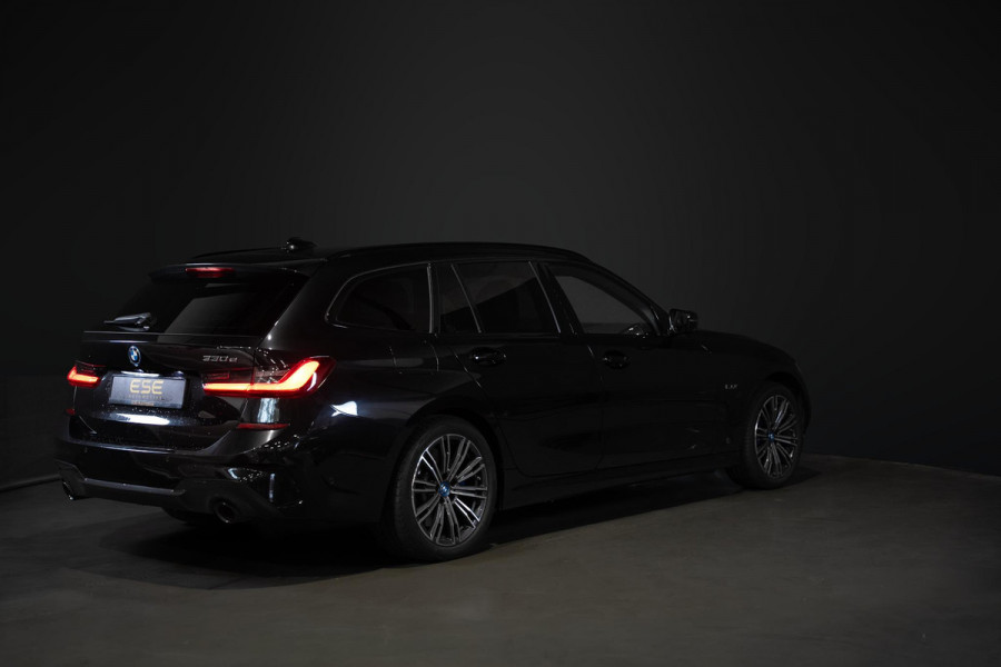 BMW 3 Serie Touring 330e M-Sport | Pano | Trekhaak | 360 camera BMW 3 Serie Touring 330e M-Sport | Pano | Trekhaak | 360 camera